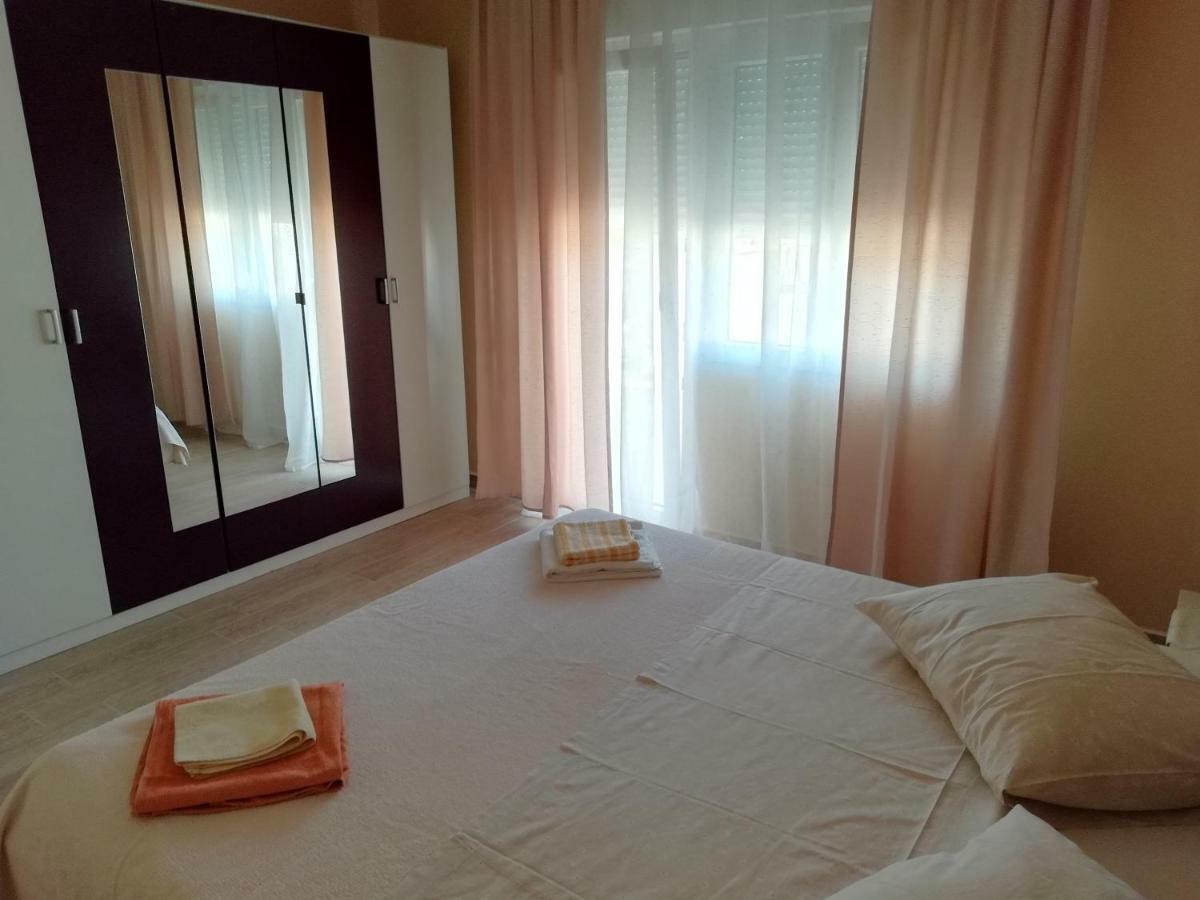 Feel Good Apartment Mundanije Екстериор снимка