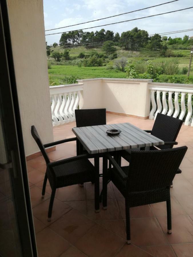 Feel Good Apartment Mundanije Екстериор снимка