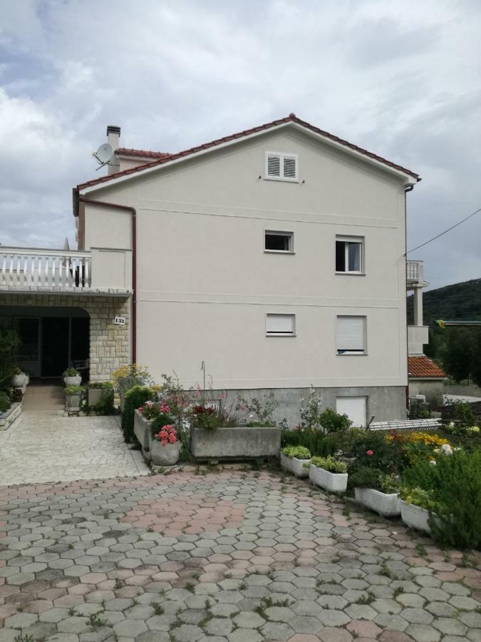 Feel Good Apartment Mundanije Екстериор снимка