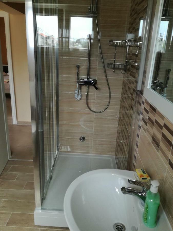 Feel Good Apartment Mundanije Екстериор снимка