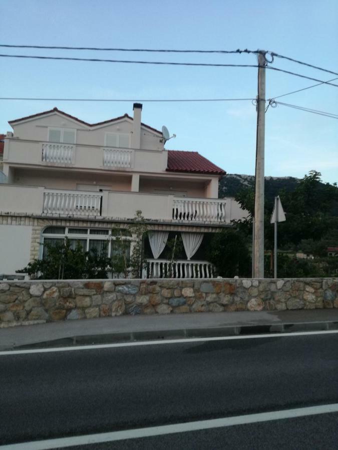 Feel Good Apartment Mundanije Екстериор снимка